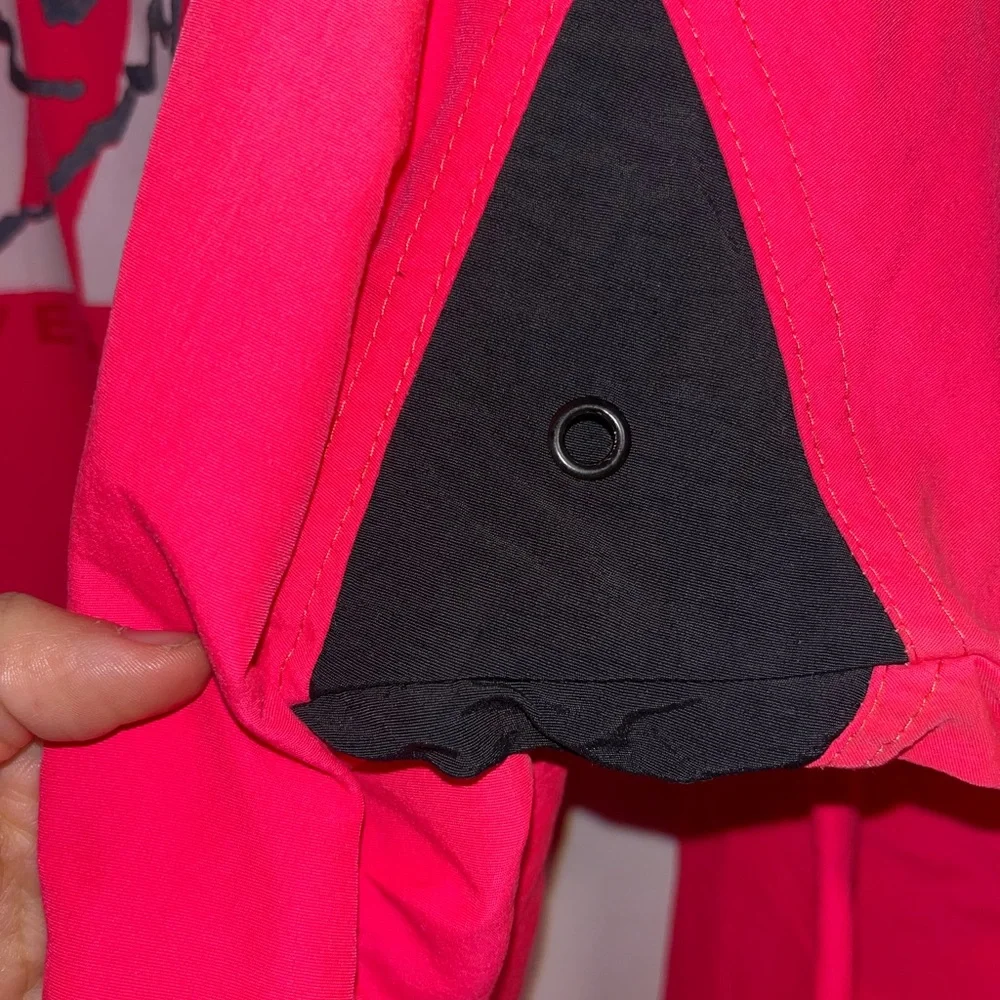 Uzzi Dive Gear Pink Pullover - Picture 12 of 14